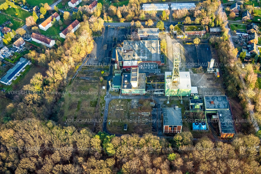 Bottrop251204214Kirchhellen | Luftbild, ehemaliges Bergwerk Prosper-Haniel 4 Schacht 9 mit Förderturm, Kirchhellen-Süd, Bottrop, Ruhrgebiet, Nordrhein-Westfalen, Deutschland