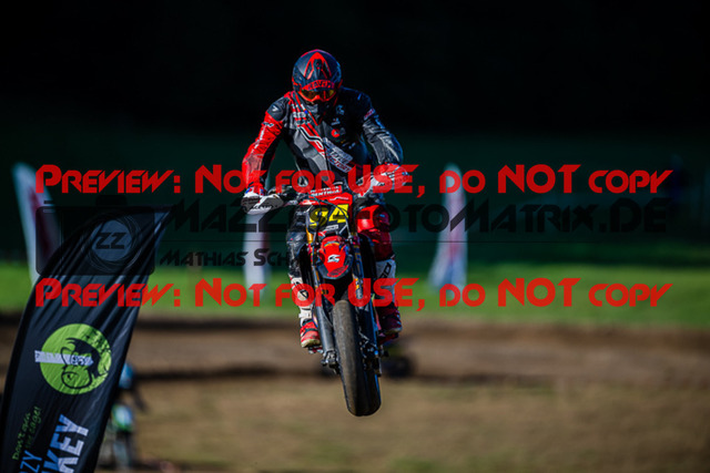 MaZZes_FotoMatrix_220903_8910 | UE40