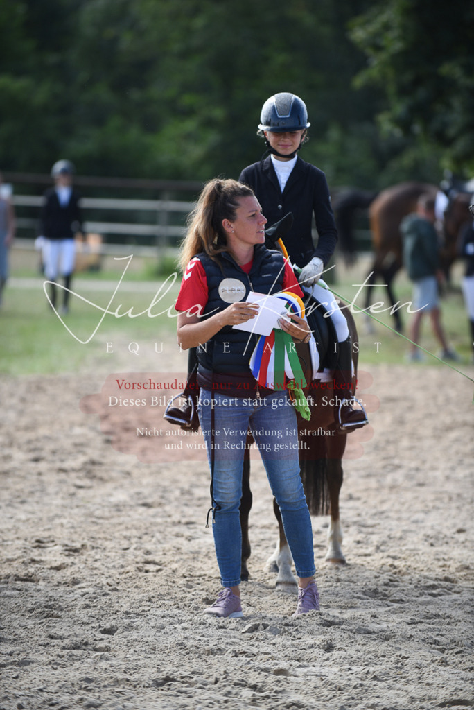DSC_8713 | Pferde- und Turnierfotografie in Westsachsen. Pferdeportraits, Auftragszeichnungen und intuitive Kunst.