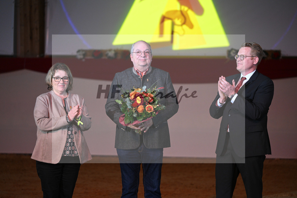 Ehrung Hugo Mathaes_1234620 | hf-fotografie - Realisiert mit Pictrs.com