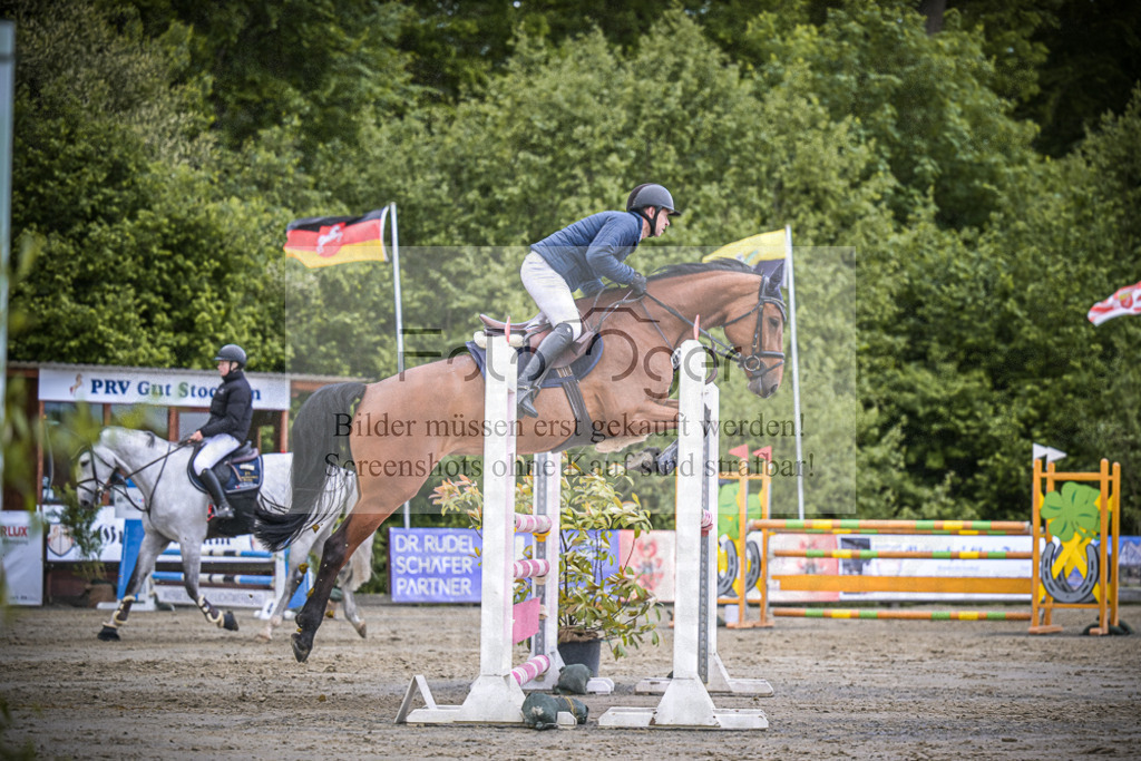 DOS_3215 | Entdecke hochwertige Reitturnierfotos von Foto Oger. Professionell, emotional und authentisch – jetzt Lieblingsmomente im Shop bestellen.Deutschlandweite Turnierfotografie. - Realisiert mit Pictrs.com