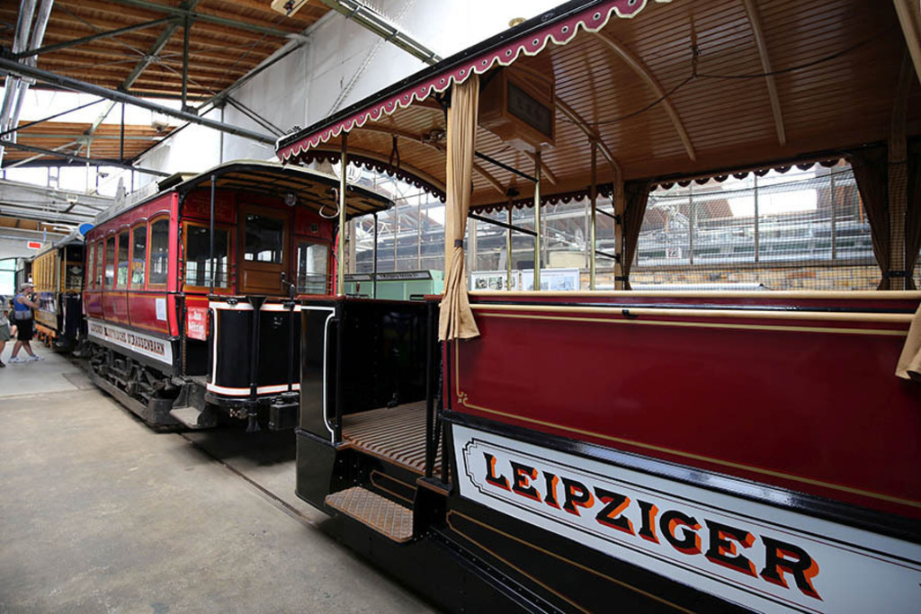Straßenbahnmuseum Leipzig | Entdecke über 20 Kategorien Leipzig-Motive: Foto-Downloads, hochwertige Poster, Leinwand- & Fine-Art-Prints. Jetzt Lieblingsfoto im Bildlexikon Leipzig Shop bestellen!