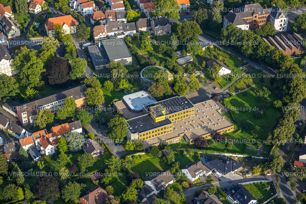 Werl230806934 | Luftbild, Ursulinengymnasium, Baustelle Schloss Werl Schlossruine des ehemaligen kurfürstlichen Stadtschlosses, Werl, Werl-Unnaer Börde, Nordrhein-Westfalen, Deutschland