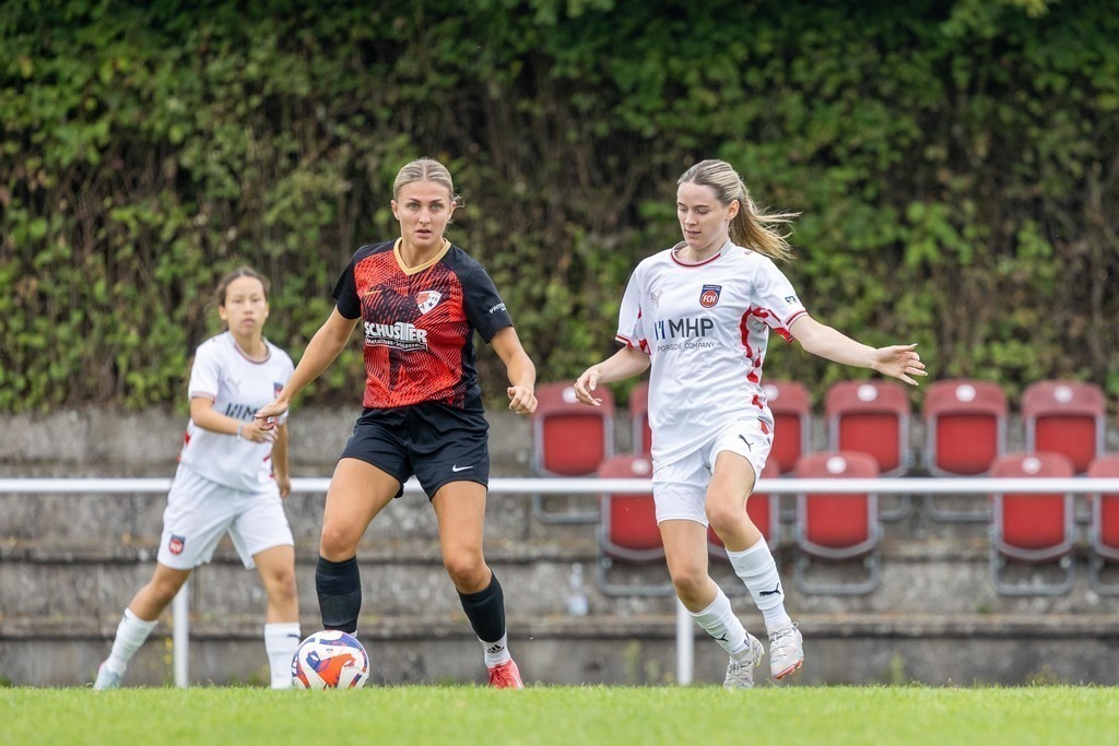 Fußball I FRAUEN I Saison 2025-2026 I Freundschaftsspiel I SGM Alfdorf-Mögglingen - 1FC Heidenheim 1846 I_250817_8297 | Fotopresso – Sportfotografie in Heidenheim & Umgebung. Professionelle Sportfotografie für unvergessliche Momente. Dynamische Action-Shots, emotionale Szenen & hochwertige Bilder. - Realisiert mit Pictrs.com