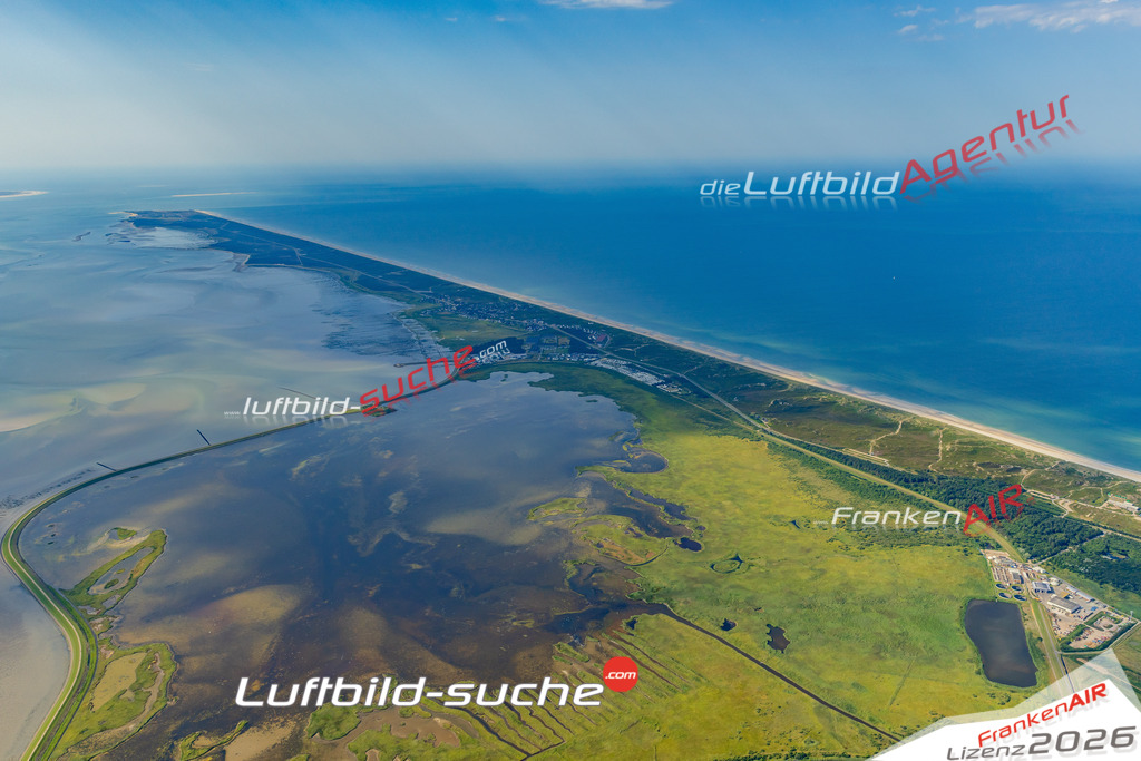 Klassische Luftaufnahme ohne Drohne zeigt:Rantum bei Sylt - Die Luftbildaufnahme wurde 2025 vom UL-Flugzeug heraus erstellt ( keine Drohnenaufnahme ) - Hochauflösende Luftaufnahme -Nicht vergleichbar mit Google Maps oder Satelittenbilder- Die Geschenkidee !Mit Lizenz und Bildrechte bestellbar