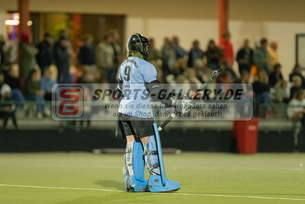 HK_20220916_109893 | 1. Bundesliga Damen Düsseldorfer HC - Uhlenhorst Mülheim am 16.9.2022 DHC Düsseldorf, Düsseldorf , Finja Stark Torfrau ( Uhlenhorst Mülheim #9 )