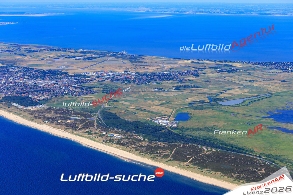 Die Luftbildaufnahme Westerland - Sylt wurde 2018 mittels Flugzeug (keine Drohne) erstellt. Perfekte Schärfe und Druck- Auflösung- Garantiert!