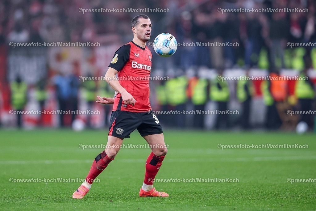 DFB05022502284 | 05.02.2025, Fußball, DFB-Pokal Viertelfinale, Bayer 04 Leverkusen - 1.FC Köln, BayArena, Saison 2024 2025: Granit Xhaka (Bayer04 Leverkusen #34)DFB regulations prohibit any use of photographs as image sequences and or quasi-video.
