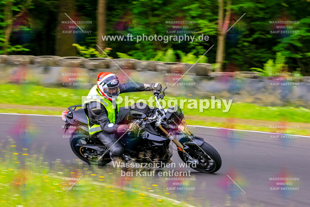 VBK-7739 | Hier findet Ihr Bilder von Touristenfahrten auf der Nürburgring Nordschleife oder von anderen Veranstaltungen die ich besucht habe. Viel Spass beim Durch Schauen 