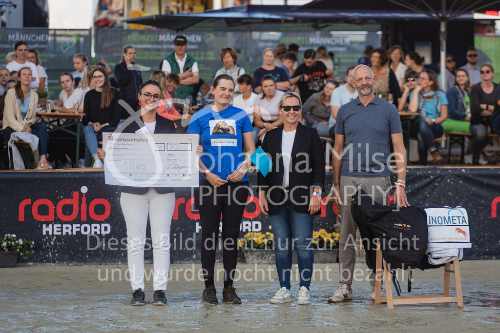 230728_BHO_Showprogramm-618 | Deine schönsten Turniermomente als professionelle Fotos! Entdecke hochwertige Pferdesport-Fotografie im Online-Shop. Jetzt Fotos finden & bestellen!