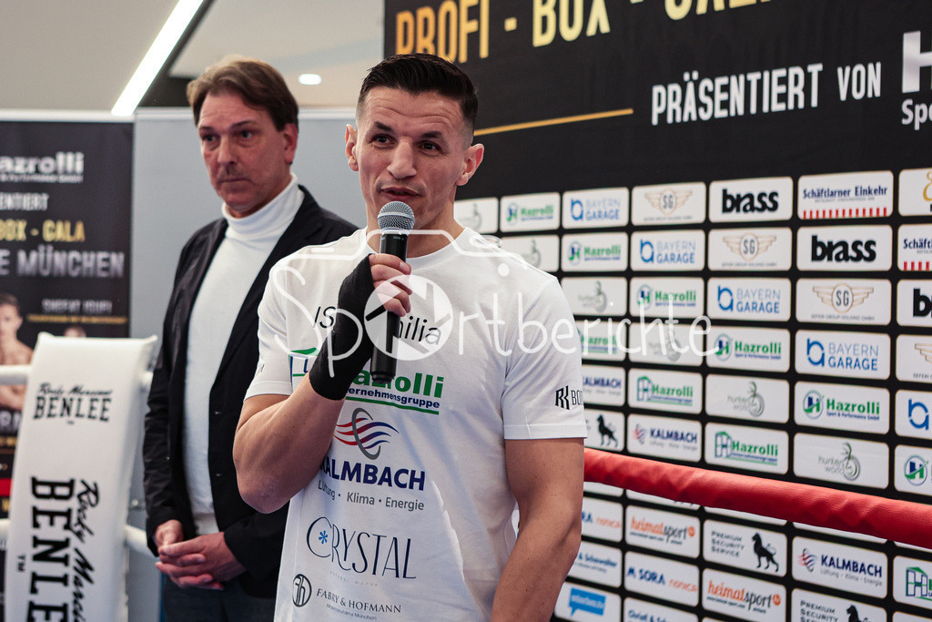 Profi - Box - Gala / Show Training | Robin KRASNIQI in Aktion beim Showtraining in Muenchen