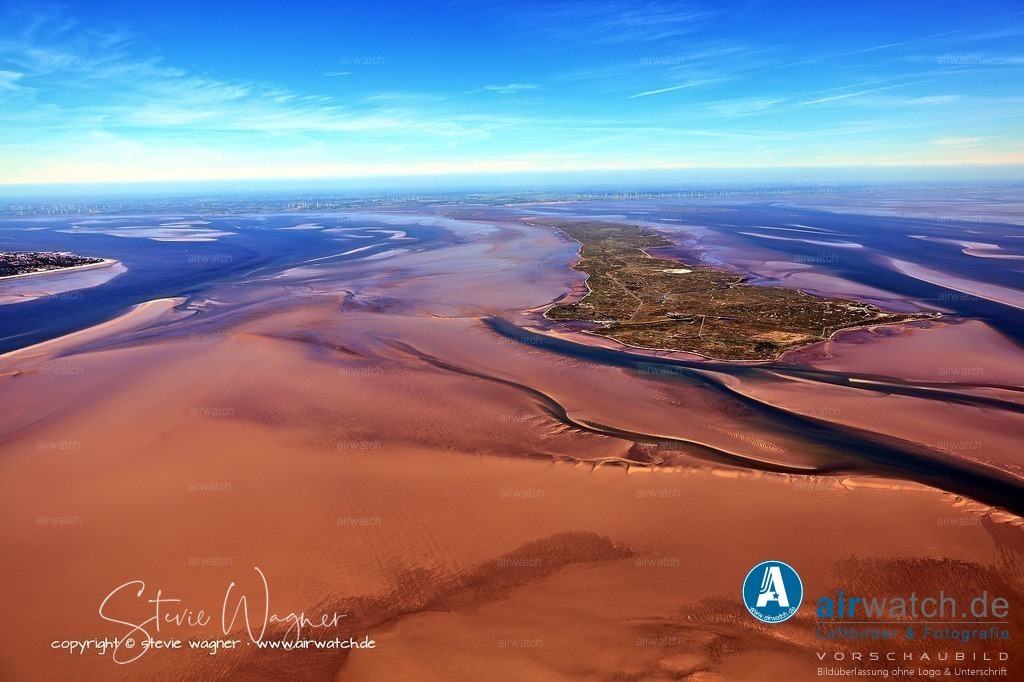 Halligen-Inseln-Weltnaturerbe-Wattenmeer-Mai-23-airwatch-wagner-240A2991 | Entdecken Sie atemberaubende Luftbilder und Fotografien auf airwatch.de - Tauchen Sie ein in eine Welt voller faszinierender Aufnahmen aus der Vogelperspektive.