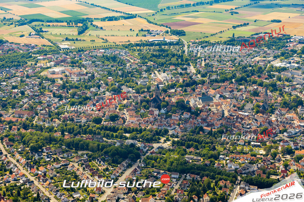 Die Luftaufnahme Altstadt - Korbach wurde 2022 vom Flugzeug aus (keine Drohne) erstellt. Hohe Auflösung -für große Poster und Wandbilder geeignet - Garantiert!