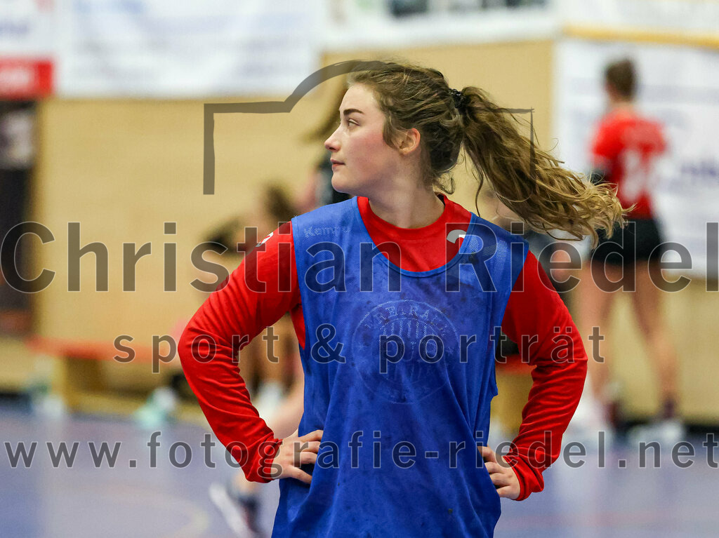 2022-12-04_025_SV_Anzing_gegen_TSV_Uebersee | Anzing, Deutschland, 04.12.2022:
Handball, Bezirksliga 2022 / 2023, 8. Spieltag, SV Anzing gegen TSV Übersee, Endergebnis: 29:24

Magdalena Lucke (TSV Übersee, #21)

Foto: Christian Riedel / fotografie-riedel.net