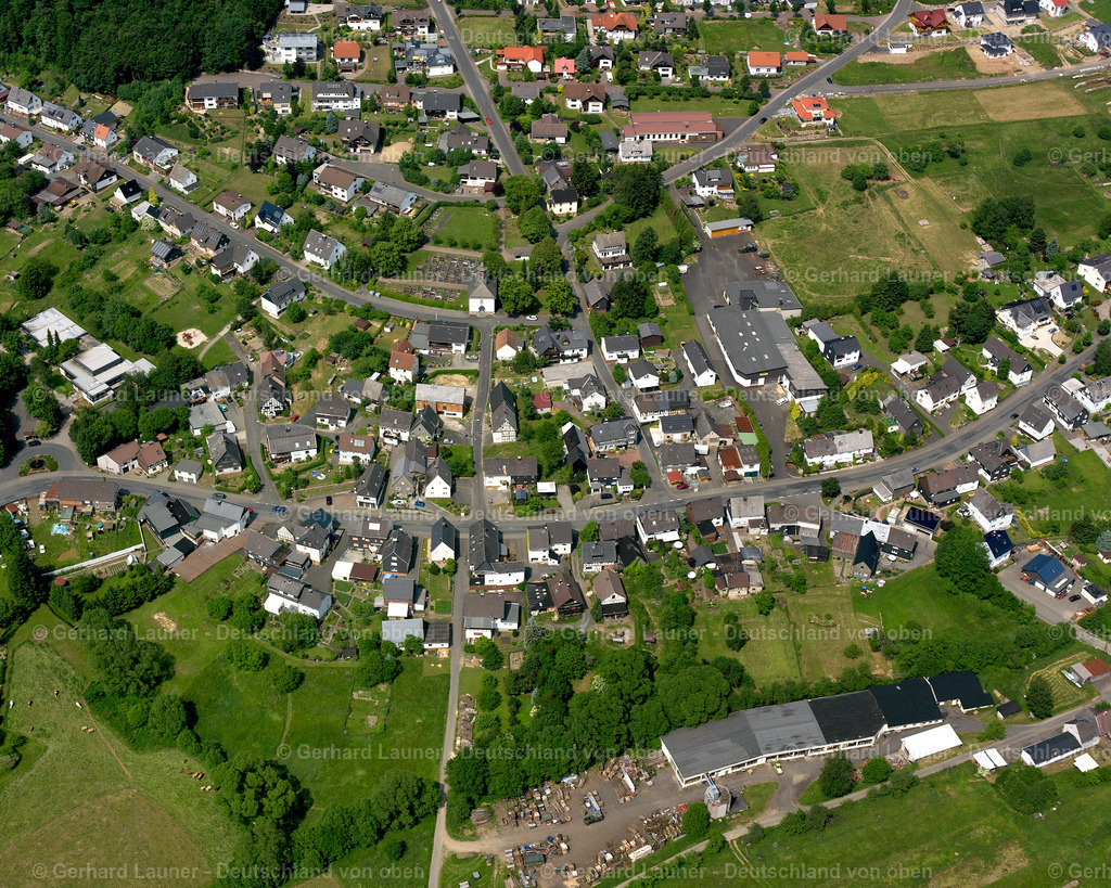 2611034 | WEIDELBACH 06.09.2006 Wohngebiet einer Einfamilienhaus- Siedlung  in Weidelbach im Bundesland Hessen, Deutschland // Single-family residential area of settlement  in Weidelbach in the state Hesse, Germany Foto: Gerhard Launer