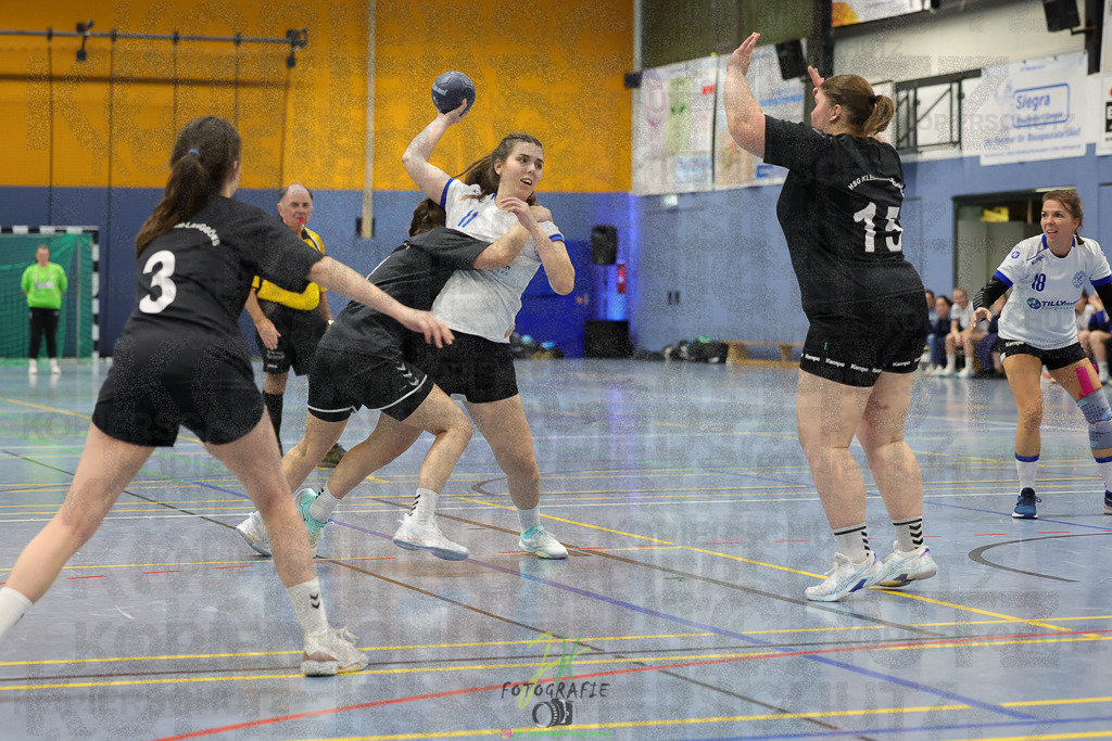 Frauen 2. Bezirksklasse, SG Rechtenbach - HSG Kleenheim/Langgöns III | Frauen 2. Bezirksklasse, SG Rechtenbach - HSG Kleenheim/Langgöns III am 16.11.2024 in Rechtenbach (Sporthalle Rechtenbach)Photo © 2024 - Jörg Heinrich - Realisiert mit Pictrs.com