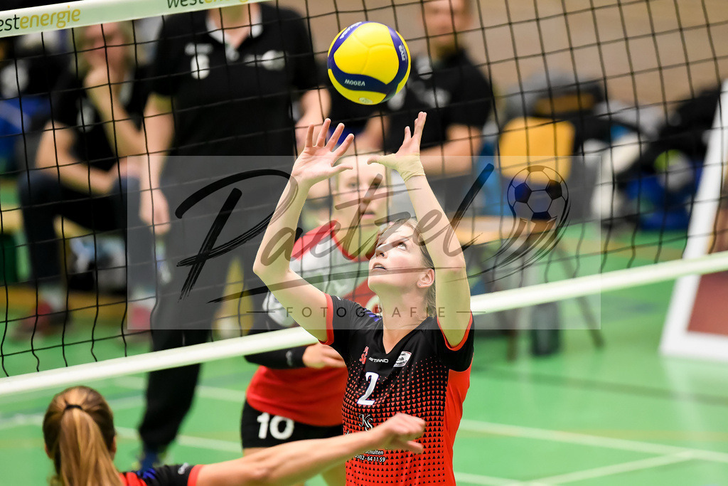 VCOBWA20211106_083 | Volleyball, Frauen:   bei dem Spiel der 3. Liga West zwischen VC Osnabrueck und SV BW Aasee in der Schlosswallhalle am 06.11.2021 in Osnabrueck, Deutschland. - Realisiert mit Pictrs.com