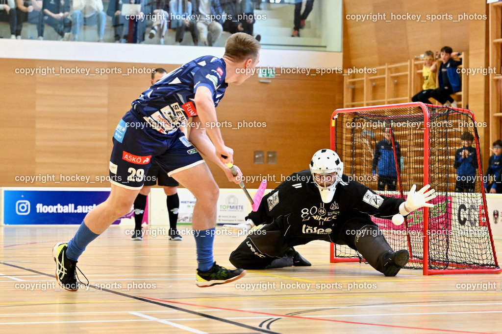 FBK Loka vs. VSV Unihockey | #29 Anze Brajic VSV Unihockey, #80 Blaz Tomazin FBK Loka, Penalty, FBK Loka vs. VSV Unihockey, FBK Loka vs. VSV Unihockey am 23.03.2025 in Villach (Ballspielhalle St. Martin), Austria, (Photo by Bernd Stefan)