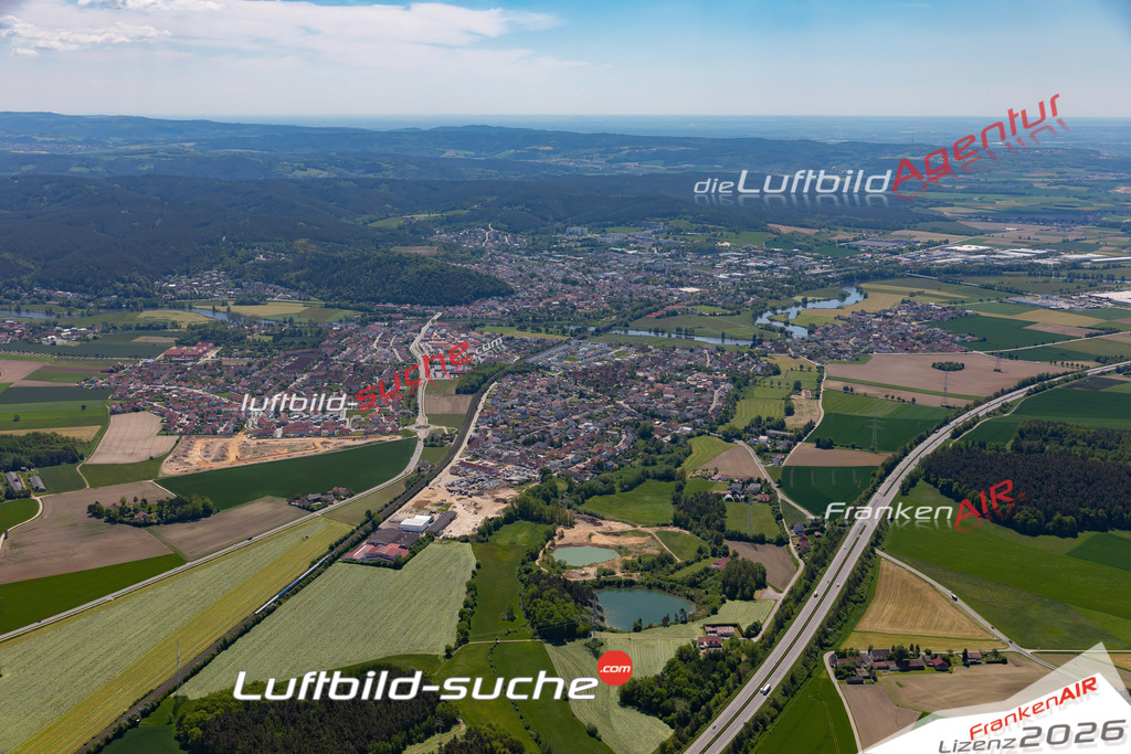 Die Luftaufnahme Diesenbach - Regenstauf wurde 2021 mittels Flugzeug (keine Drohne) erstellt. Hohe Auflösung -für große Poster und Wandbilder geeignet!