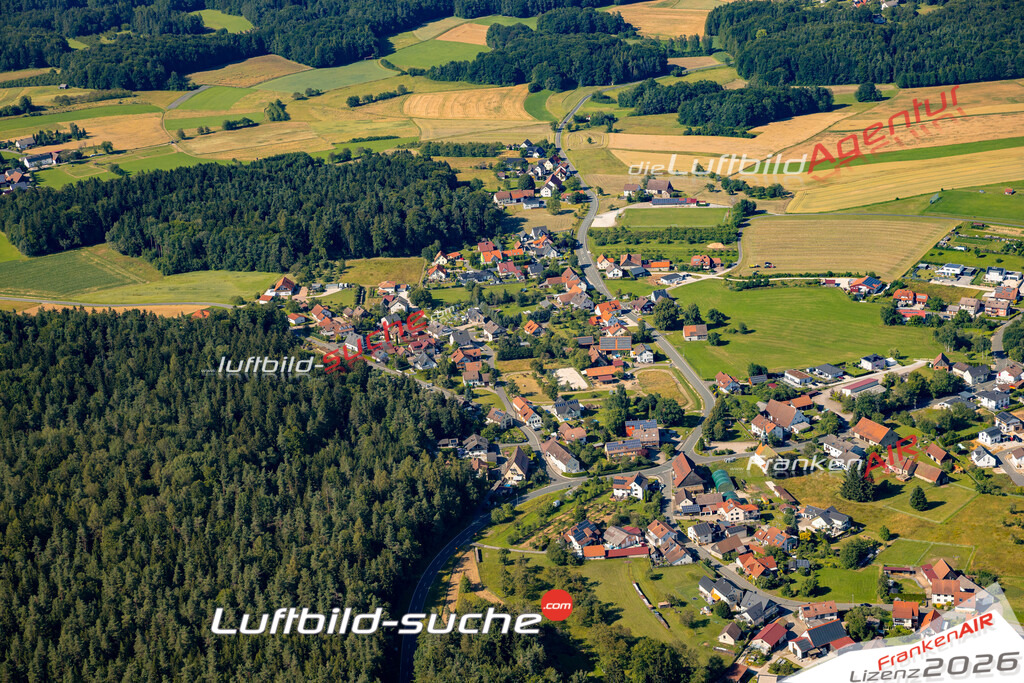 Das Luftbild zeigt : Geschwand Obertrubach - Die Luftaufnahme wurde 2024 vom UL-Flugzeug aus erstellt ( keine Drohne ) - Hochauflösende Luftaufnahme - Für grossformatige Ausdrucke geeignet. Die Geschenkidee !Mit Lizenz und Bildrechte bestellbar
