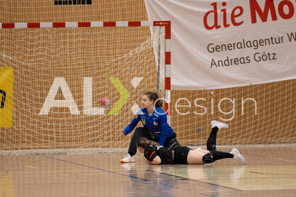 Handball I Frauen I Saison 2025-2026 I Handball Swiss Premium League 1 | Women I Round 5 I  Yellow Winterthur - GC Amicitia Zürich I 15.03.2026 | 16 Micaela Stüdemann von Ehrenstein (CH) (Yellow Winterthur) – Torhüterin  //  5 Leonie Aellen (CH) (GC Amicitia Zürich) – Kreisläuferin - Realisiert mit Pictrs.com