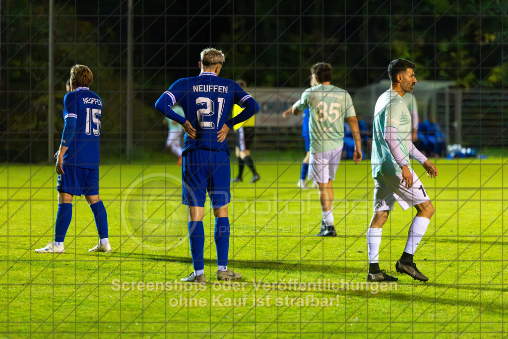 20261015_200524_0148_(c)_by_PhotoPeet | #,TSG Salach (türkis) vs. VfB Neuffen (blau), Fußball, Bezirksliga - Bezirk Neckar/Fils, 08. Spieltag, Saison 2026/2027, Rasensportplatz, Staufenecker Straße, 73084 Salach, 15.10.2026 - 19:30 Uhr,Foto: PhotoPeet / Sport- &amp; Eventfotografie / Peter Harich