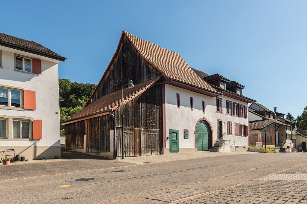 Ehemaliges Bauernhaus | in Lupsingen, Baselland, Schweiz - Realisiert mit Pictrs.com