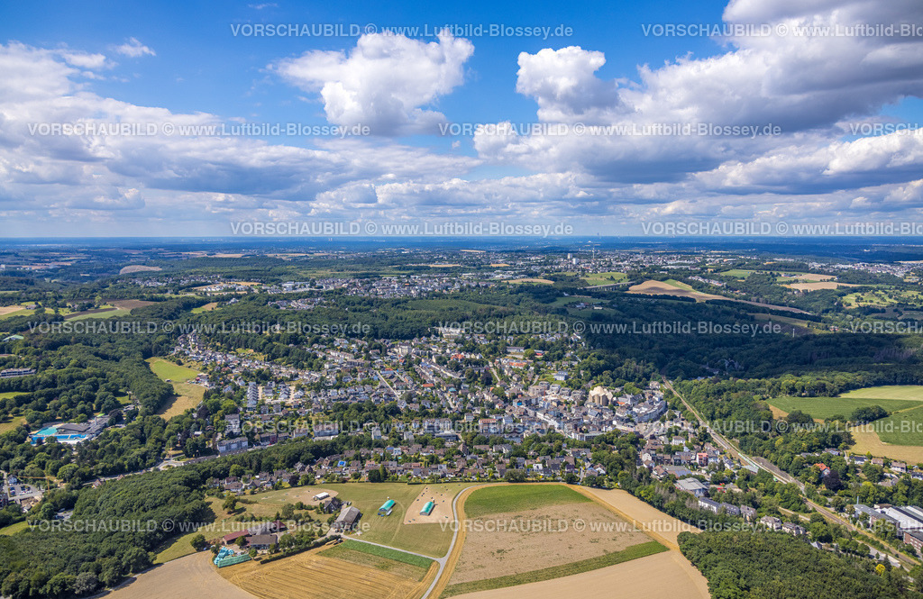 Velbert220803461Neviges | Luftbild, Ortsansicht Neviges und Tönisheide, mit Waldgebiet, Neviges, Velbert, Ruhrgebiet, Nordrhein-Westfalen, Deutschland