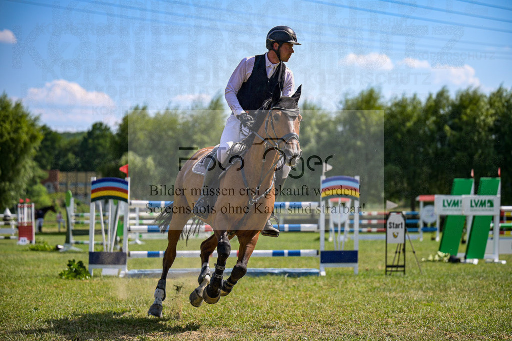 Reitturnier Voxtrup | Entdecke hochwertige Reitturnierfotos von Foto Oger. Professionell, emotional und authentisch – jetzt Lieblingsmomente im Shop bestellen.Deutschlandweite Turnierfotografie. - Realisiert mit Pictrs.com