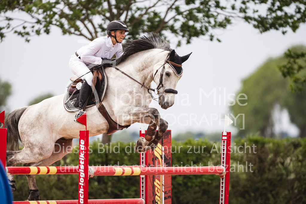 250622_Lemwerder_M2-SprmstAnf-837 | Deine schönsten Turniermomente als professionelle Fotos! Entdecke hochwertige Pferdesport-Fotografie im Online-Shop. Jetzt Fotos finden & bestellen!