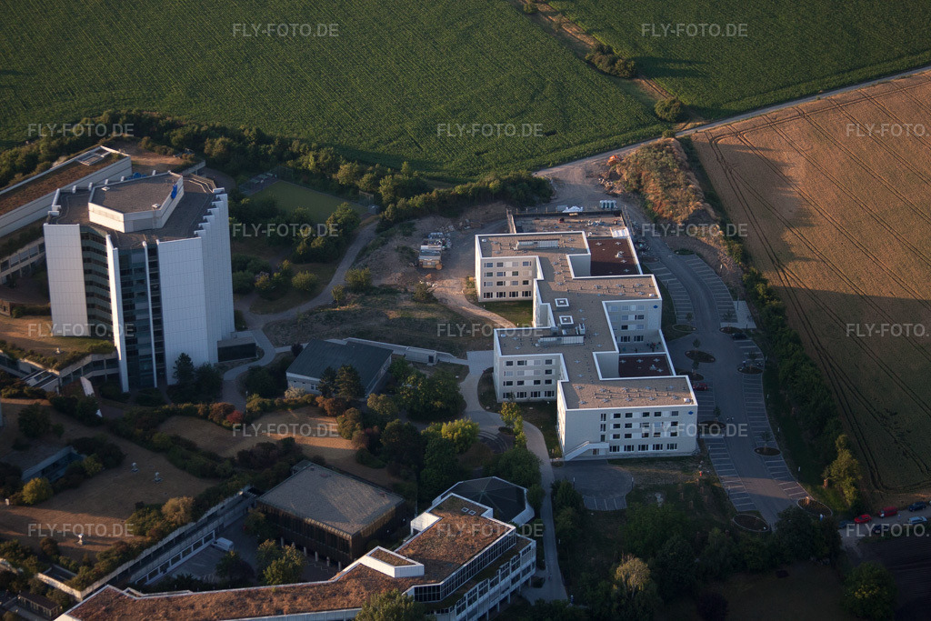 Luftbild: BG Klinik Ludwigshafen von Süden bei Sonnenaufgang http://www.bgu-ludwigshafen.de/ im Ortsteil Oggersheim in Ludwigshafen im Bundesland Rheinland-Pfalz in Deutschland. Foto: IMG_69431.jpg vom 04.07.2014 durch Werner Riehm/FLY-FOTO.de