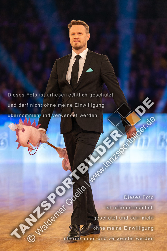 20231111-00022 | Hier finden Sie Tanz Bilder vom Latein und Standard Formationen tanzen. Sportbilder vom Tanzsport. Schöne Fotos und von Weltmeisterschaft, Europameisterschaft, Bundesliga, Regionalliga, Oberliga und Landesliga sowie von GOC Stuttgart, DanceComp, WM Bremen