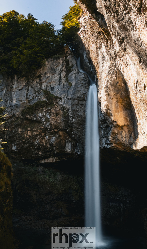 Diesbachfall | Stimmungsvolle Fotokunst aus Luzern. Erlebe den Pilatus, den See und die Stadt Luzern in exklusiven Aufnahmen in der Fotogalerie & Shop. - Realisiert mit Pictrs.com