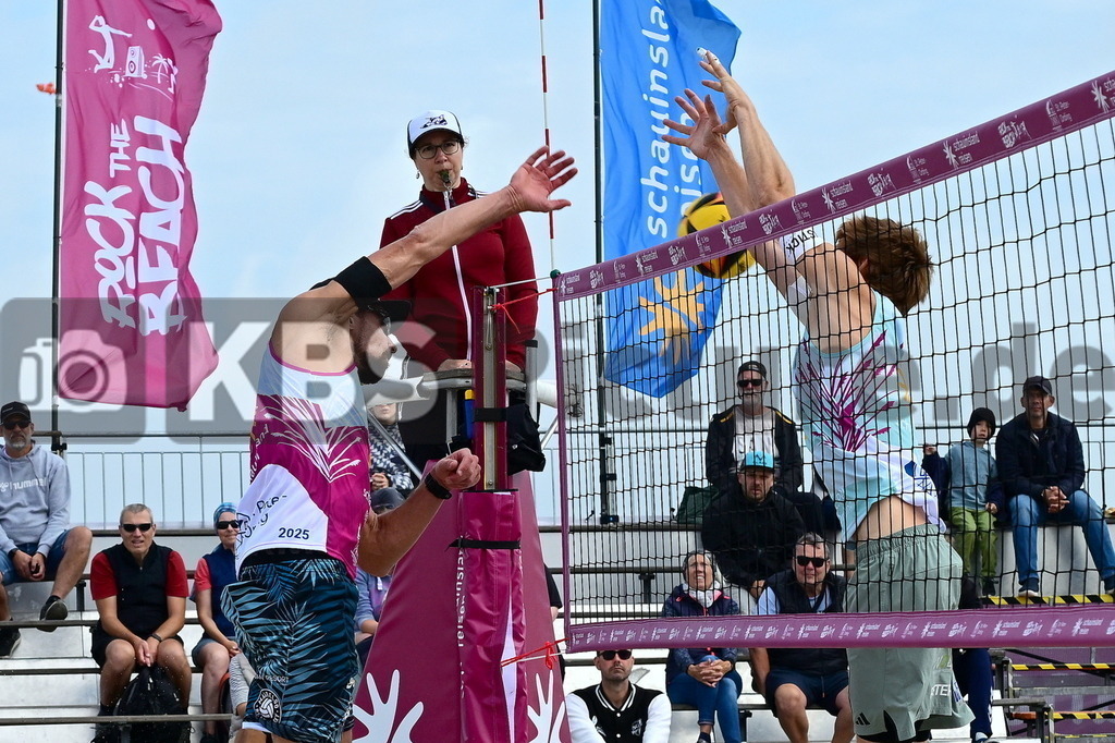 KBS Picture_Rock-The-Beach_Beachvollyball_075 | v.l. Erdmann Jonathan (1. Beachclub Kiel) , Wolf Peter (TuSA 06 Duesseldorf) , Rock the Beach - die Nationale Beach-Vollyball Serie mit Festival-Charakter auf der Sandbank Strand in Ording vom 04.07. - 06.07.2025 , Qualifikation zur Deutschen Meisterschaft , - Realisiert mit Pictrs.com