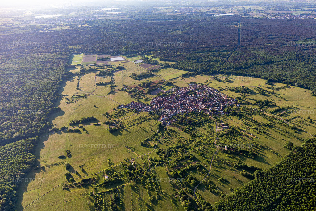 Luftbild:  im Ortsteil Büchelberg in Wörth im Bundesland Rheinland-Pfalz in Deutschland.Foto: IMG_131494.jpg vom 18.05.2022 durch Werner Riehm/FLY-FOTO.deAuflösung des Originals: 4843 x 3228 pxWWW.BÜCHELBERG.DE