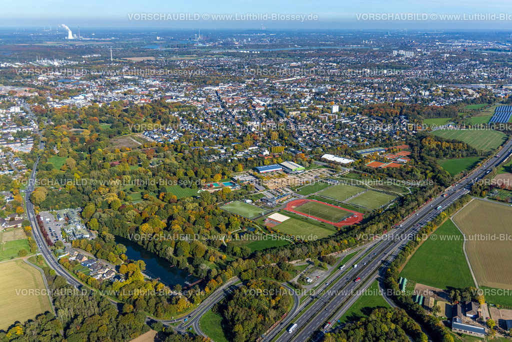 Moers221004039 | Luftbild, Großsportanlage Filder Benden, Tennisplätze, Fußballplatz, ENNI Solimare Schwimmbad, Moers-Vinn, Moers, Ruhrgebiet, Nordrhein-Westfalen, Deutschland