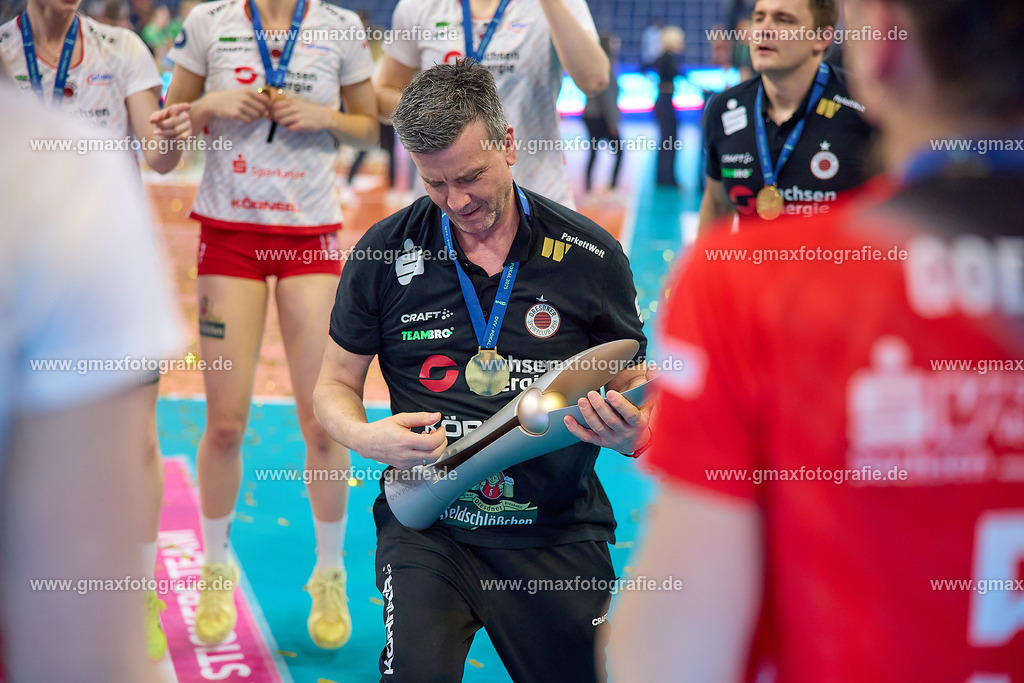 GER, Siegerehrung DVV Pokalfinale 2025, Volleyball, DVV-Pokalfinale Frauen und Maenner 2025, 02.03.25 | Volleyball, DVV-Pokalfinale, 02.03.25Foto: Gerald Oelze-de Stoppany