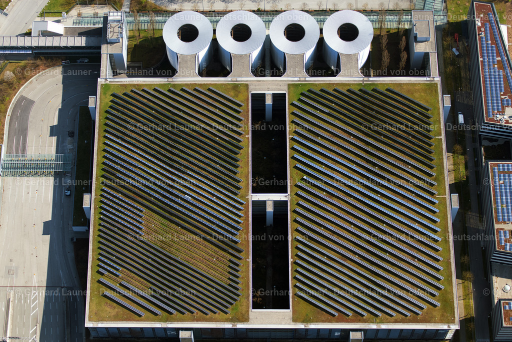4022143 | Solardach auf dem Parkhaus an der Messestadt München-Riem