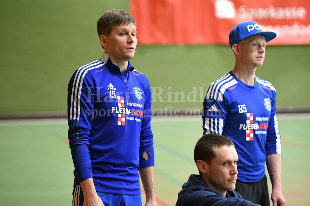 SSG Metten :  TG Landshut II  | Florian Sedlmeier (SSG Metten Trainer) und Manuel Schwab (SSG Metten #85) mit Patrick Sigl (SSG Metten #99)  - Realisiert mit Pictrs.com