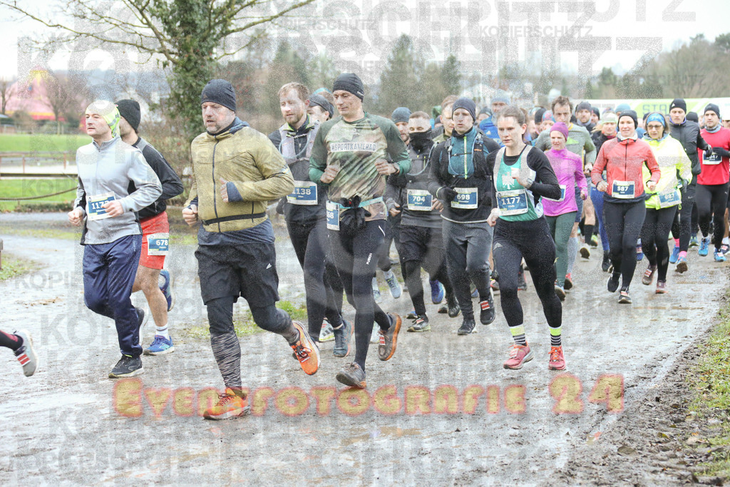241208_0926_EX1_3695 | Sportfotografie im Rhein-Sieg Kreis, Köln, Bonn, NRW, Rheinland Pfalz, Hessen, etc. Unser Tätigkeitsfeld umfasst den Laufsport vom Volkslauf über den Marathon, Duathlon, Triathon bis zum Ultralauf wie Kölnpfad Ultra oder Schindertrail.