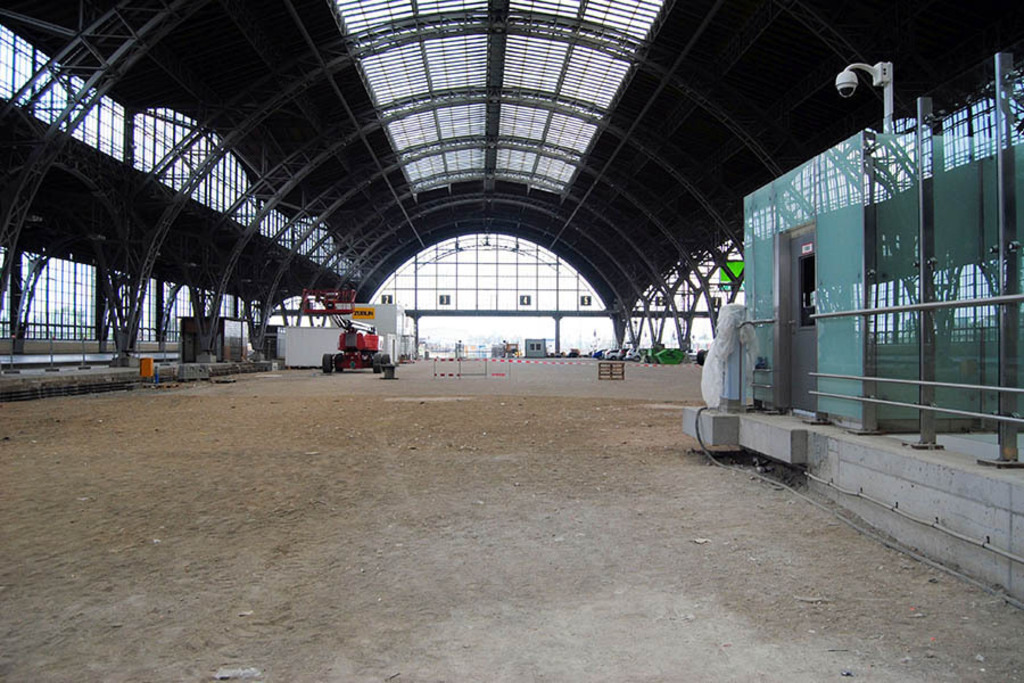 City-Tunnel Leipzig - Station Hauptbahnhof - Tag der offenen Tür 09.06.2013 | Das Team hinter BILDLEXIKON LEIPZIG bündelt historische wie aktuelle Informationen über die Stadt Leipzig in Text und Bild auf einer Plattform und stellt diese der interessierten Öffentlichkeit zur Verfügung.