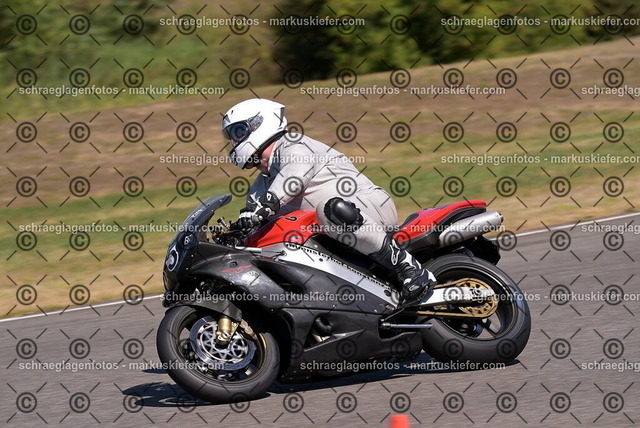 26bt04-2271 | markuskiefer.com - Realisiert mit Pictrs.com