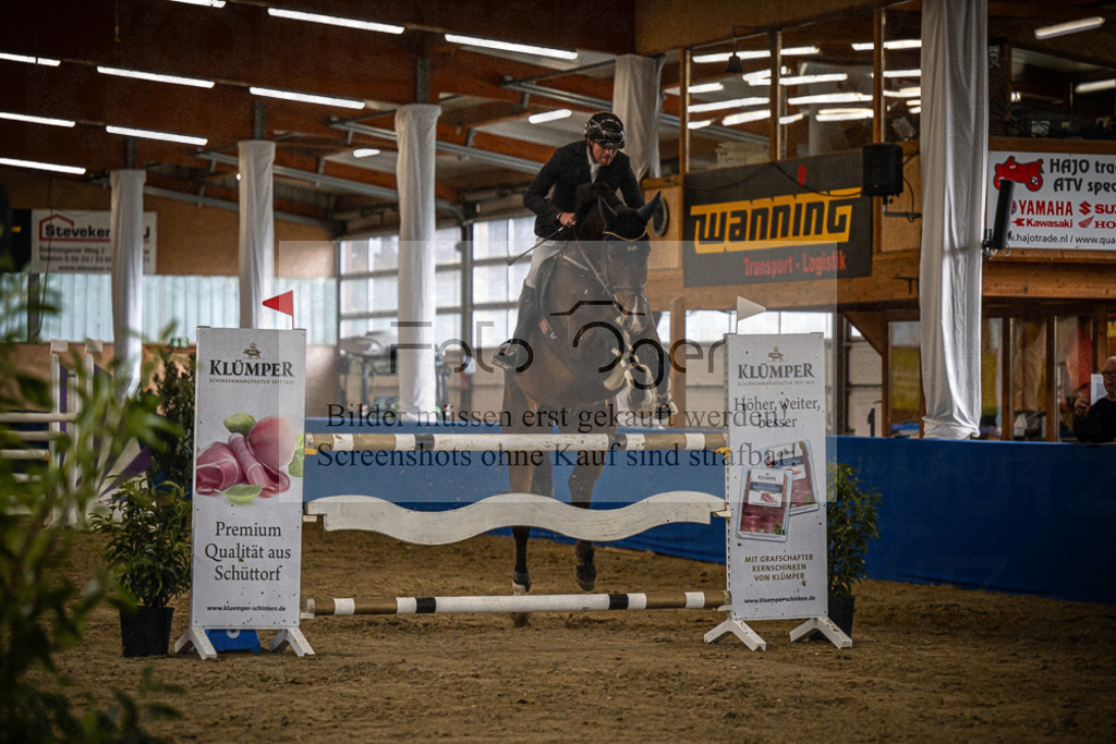 DOS_1058 | Entdecke hochwertige Reitturnierfotos von Foto Oger. Professionell, emotional und authentisch – jetzt Lieblingsmomente im Shop bestellen.Deutschlandweite Turnierfotografie. - Realisiert mit Pictrs.com