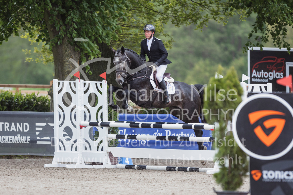 250506_Mühlen_SprPf-A2-306 | Deine schönsten Turniermomente als professionelle Fotos! Entdecke hochwertige Pferdesport-Fotografie im Online-Shop. Jetzt Fotos finden & bestellen!