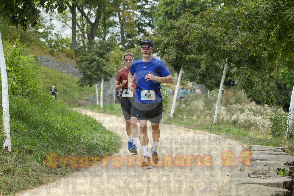 250824_1516_EX1_8745 | Sportfotografie im Rhein-Sieg Kreis, Köln, Bonn, NRW, Rheinland Pfalz, Hessen, etc. Unser Tätigkeitsfeld umfasst den Laufsport vom Volkslauf über den Marathon, Duathlon, Triathon bis zum Ultralauf wie Kölnpfad Ultra oder Schindertrail.