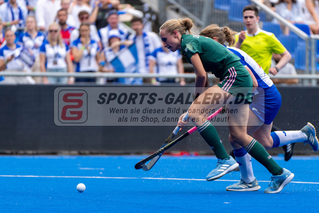 Final4_20250531-1426-HK107759 | Krefeld, Deutschland, 31.05.2025:  Feldhockey Final4 2025 – „Deutsche Feldhockey-Meisterschaften 2025“ im Gerd-Wellen-Hockeyanlage am 31.05.2025 in Krefeld, Deutschland. (Foto von Kramhöller/Fehrmann/Kaste)Krefeld, Germany, 31.05.2025: Feldhockey Final4 2025 – „Deutsche Feldhockey-Meisterschaften 2025“ in Gerd-Wellen-Hockeyanlage at 31.05.2025 in Krefeld, Deutschland. (Foto from Kramhöller/Fehrmann/Kaste)