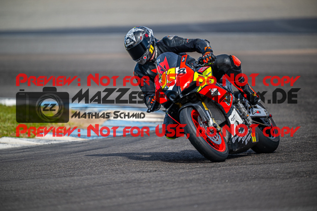 MaZZes_FotoMatrix_230410_7635 | ROT