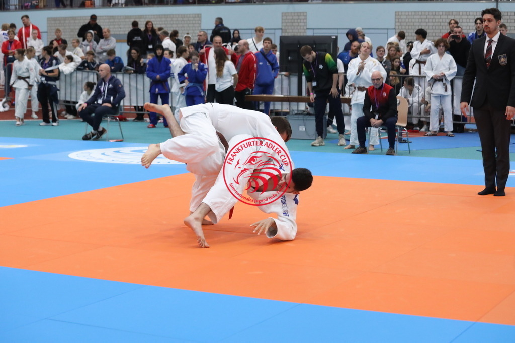 1J7A2701 | Fotos vom Adler Cup - Pictures from Adler Cup

Hier findet Ihr alle Eindrücke und großen Momente der Adler Cup Wochenenden. Here you will find all impressions and great moments of the Adler Cup weekends. - Realisiert mit Pictrs.com