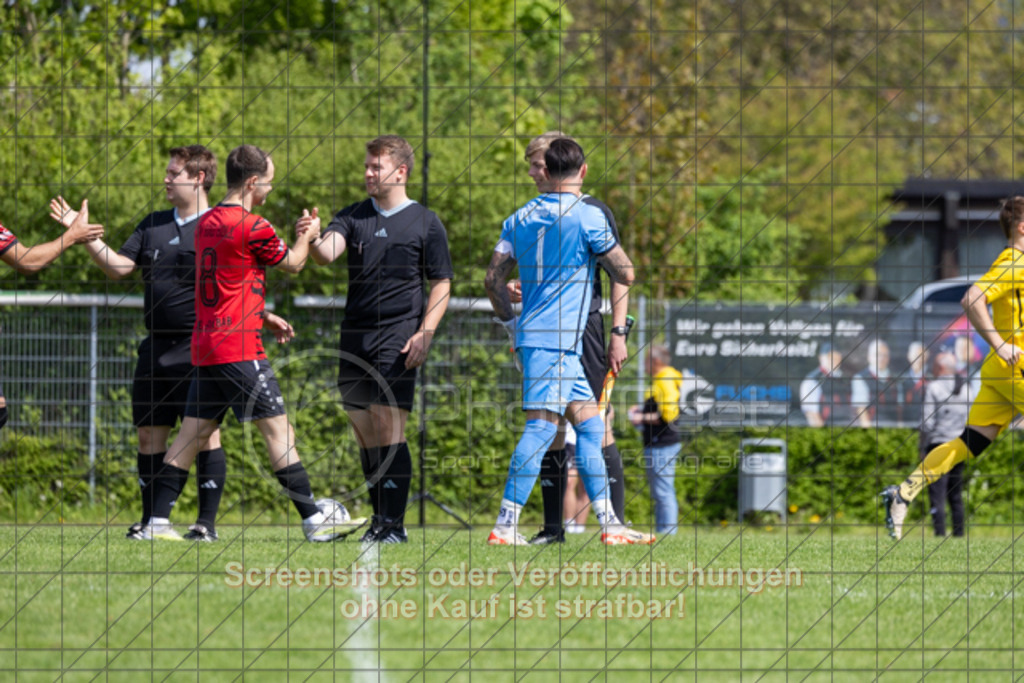 20250427_145928_0033 | #,TSV Bad Boll (rot) vs. SV Waldhausen (gelb), Fussball, Landesliga 2 - wfv, 24. Spieltag, Saison 2024/2025, Rasenplatz, Erlengarten 37, 73087 Bad Boll, 27.04.2025 - 15:00 Uhr,Foto: PhotoPeet-Sportfotografie/Peter Harich