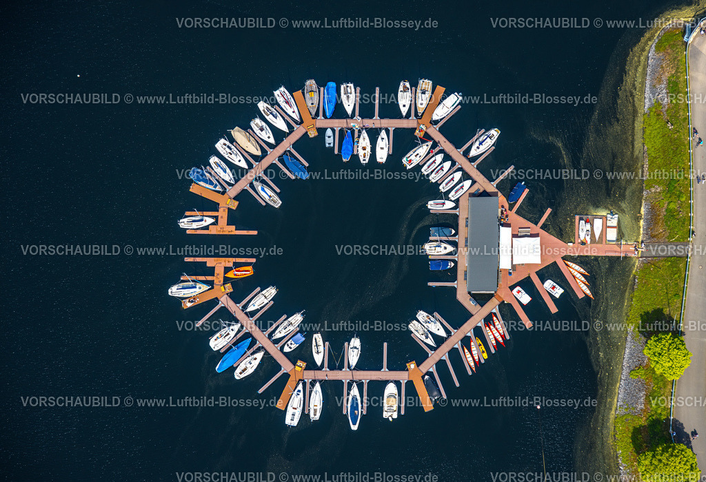 Heimrath240501808Rursee | Luftbild, runde Bootsanlegestelle im Rursee, Segelboote und Kajak und Motorboote, Segelsportclub Schwammenauel, Nationalpark Eifel, Hasenfeld, Heimbach, Nordrhein-Westfalen, Deutschland